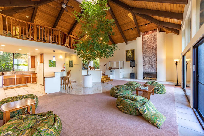 Living room of a villa at Hale Akua Eco-Retreat in Maui, with ocean views and gathering space for the CGA Hawaiian Weekend Getaway